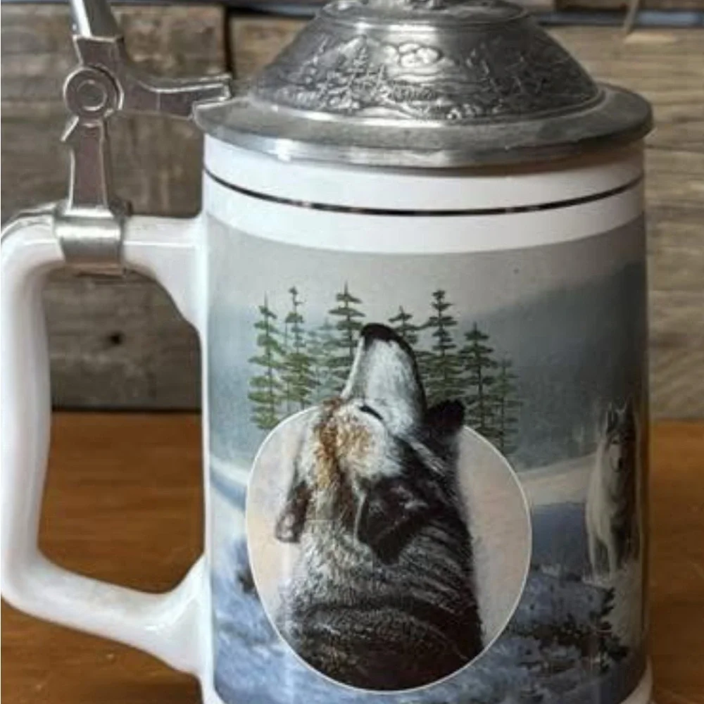 Winter Vigil Timberwolf Stein